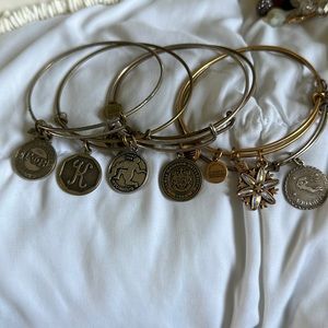 Alex and Annie | 6 bracelets
